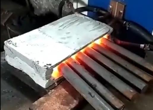 高频久久AV色欲AV久久蜜桃麻豆加热设备加热到1000度，取下回收回来的钻头钨钢