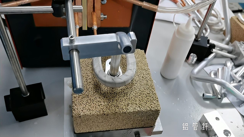 自动化久久AV色欲AV久久蜜桃麻豆焊接设备在铝件焊接中的应用主要体现在以下几个方面