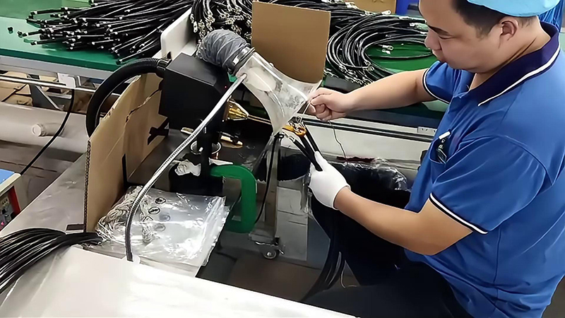 高频焊接机，轻松实现接线端子锡焊，让你的工作更轻松！