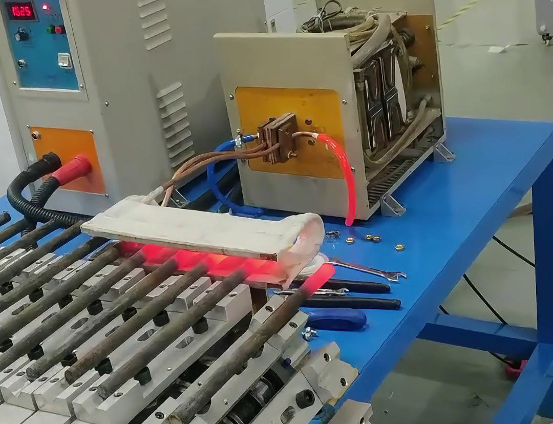 久久AV色欲AV久久蜜桃麻豆加热设备在同时加热多根棒料方面表现出色(图2)