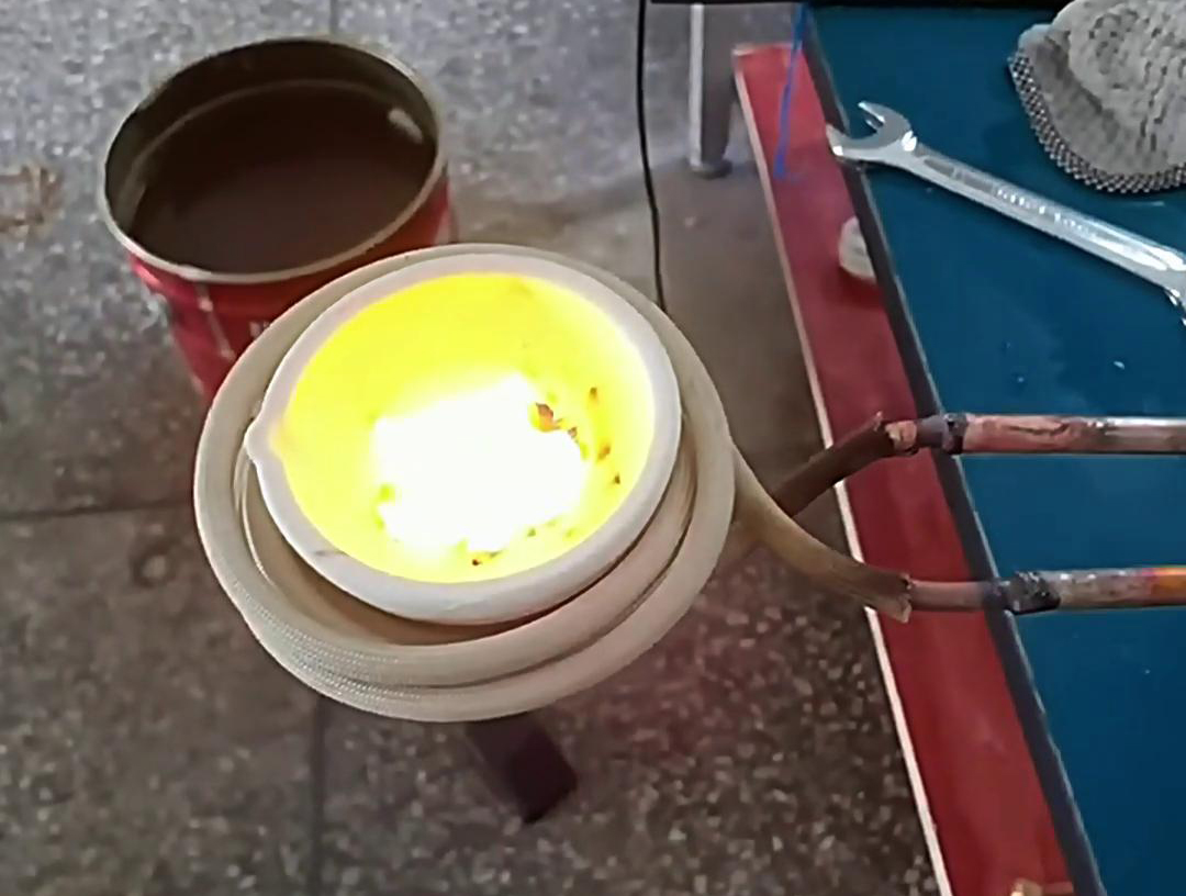 220V 小型贵金属熔炼炉：多场景适用的熔炼小能手